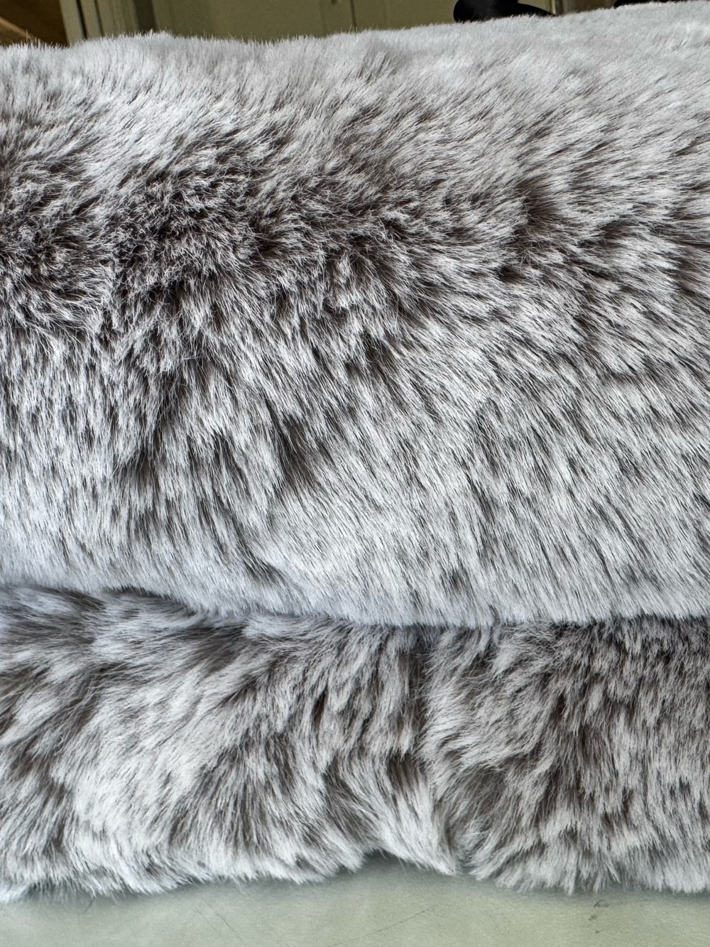 UGG Wyatt Reversible Gray White Black Throw Cozy Faux Fur Blanket 50" x 70" - Picture 7 of 10